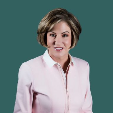 Professional photo of OakStar Bank Kansas City Mortgage Loan Originator, Rose Saracini.