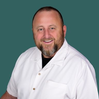 Professional photo of OakStar Bank Nixa Regional President, Lance Pearce.