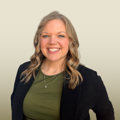 Randi Aldrich, Retail Manager for OakStar Bank in Buffalo, Missouri.