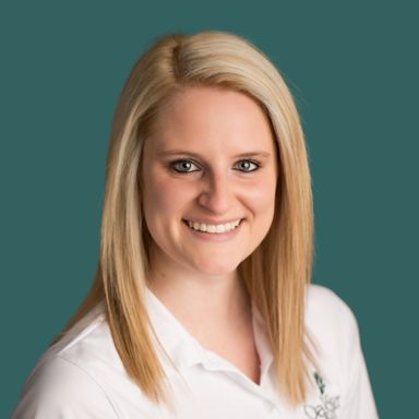 Professional photo of OakStar Bank Clinton Retail Manager, Rylee Kneller.
