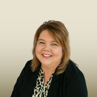 Kim Segui, VP, Regional Retail Manager for OakStar Bank in Hermitage, Missouri.