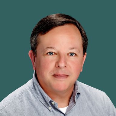 Professional photo of OakStar Bank Board of Directors member, Scott Whisman.