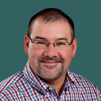 Professional photo of OakStar Bank Lake of the Ozarks Regional President, Jeff Tate.