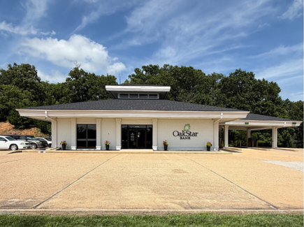 OakStar Bank's Sunrise Beach branch at 15774 N State Hwy 5, seen from the parking lot.