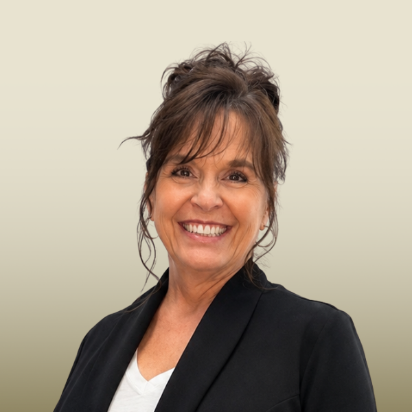 Shari Stout, Retail Manager for OakStar Bank in Clinton, Missouri.