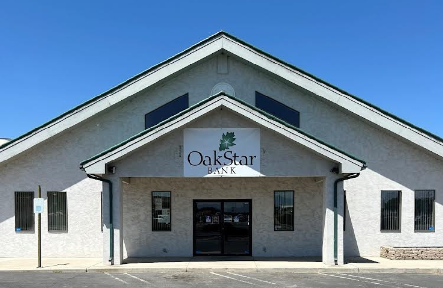 An OakStar Bank branch location.
