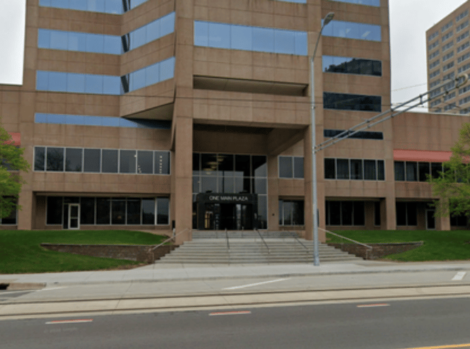 OakStar Bank's Kansas City Mortgage Office at 4435 Main Street, Suite 1020, seen from the parking lot.