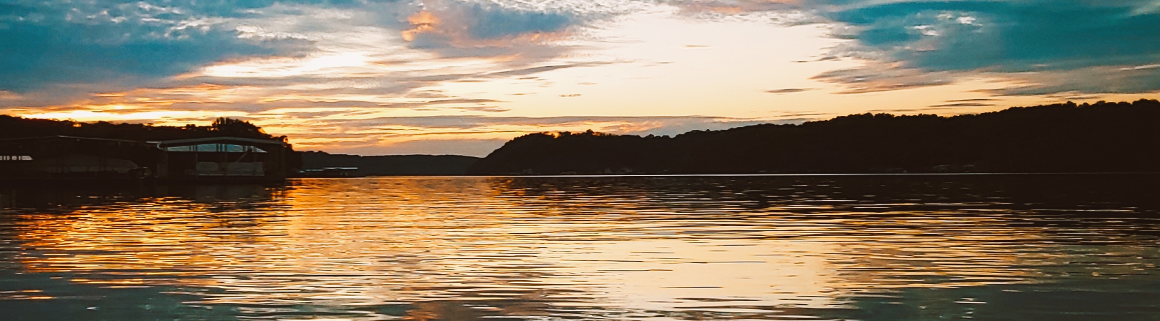 View of the lake of the ozarks on the water