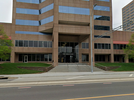 OakStar Bank's Kansas City Mortgage Office at 4435 Main Street, Suite 1020, seen from the parking lot.