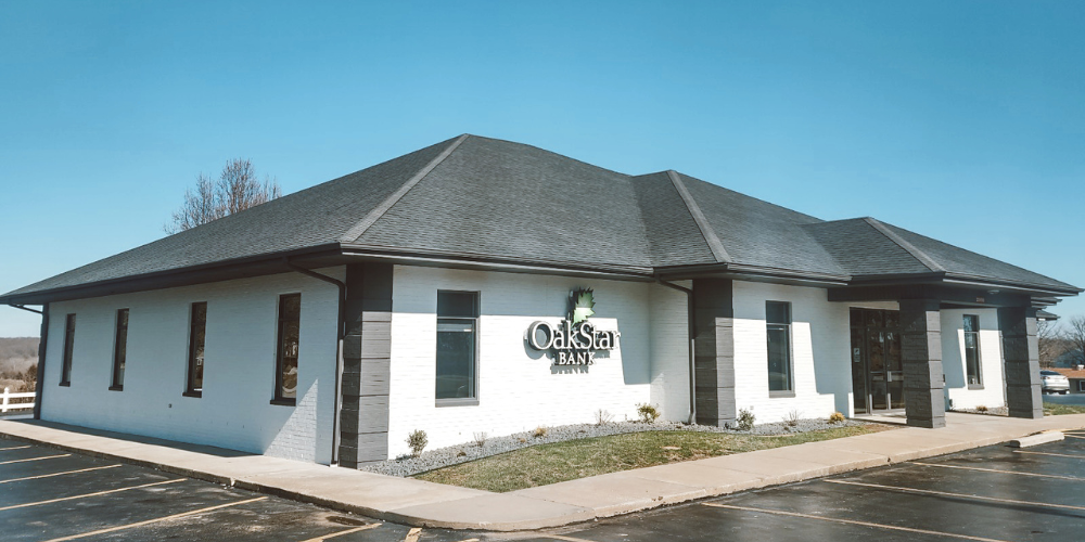 Image of an OakStar branch location in Hermitage, MO.
