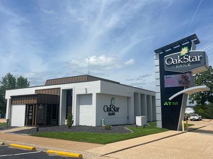 OakStar Bank's Osage Beach branch at 5127 Osage Beach Parkway, seen from the parking lot.