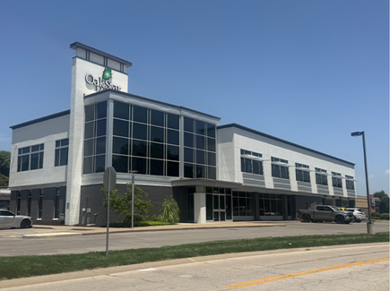OakStar bank's Shawnee branch at 10314 Shawnee Mission Parkway, seen from the parking lot.