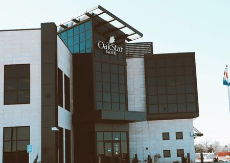 OakStar Bank exterior shot